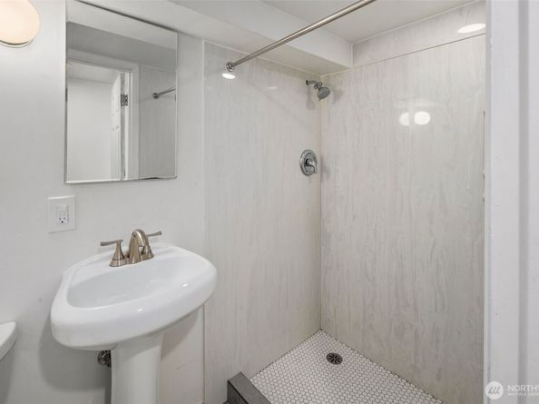 340 NE 53rd Street, Seattle WA 98105