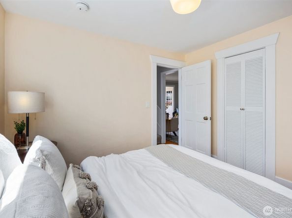340 NE 53rd Street, Seattle WA 98105