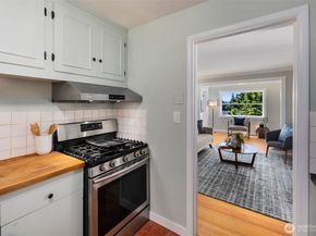 340 NE 53rd Street, Seattle WA 98105
