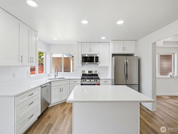 3726 S 251st Place, Kent WA 98032