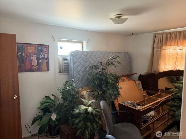 1709 S Juneau Street, Seattle WA 98108