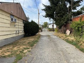 1709 S Juneau Street, Seattle WA 98108