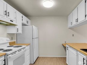10501 8th Avenue NE 322, Seattle WA 98125