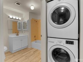 10501 8th Avenue NE 322, Seattle WA 98125