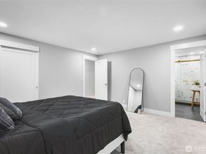 17613 NE 31st Place, Redmond WA 98052