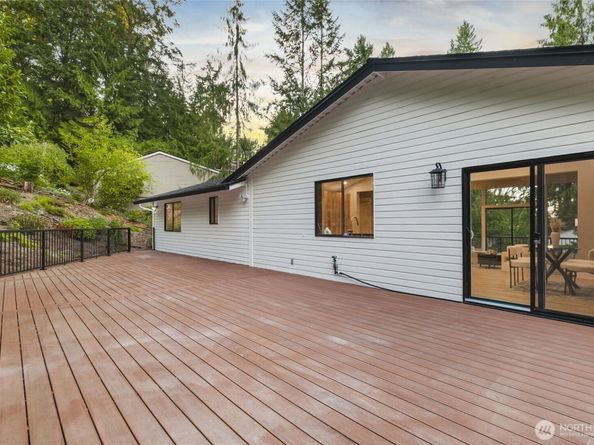 17613 NE 31st Place, Redmond WA 98052