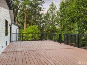 17613 NE 31st Place, Redmond WA 98052