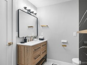 17613 NE 31st Place, Redmond WA 98052