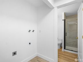 17613 NE 31st Place, Redmond WA 98052