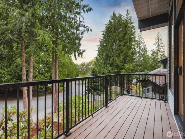 17613 NE 31st Place, Redmond WA 98052