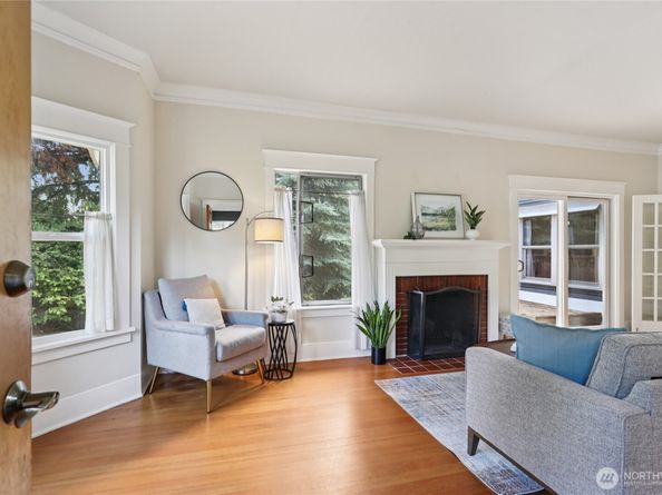 4437 46th Avenue SW, Seattle WA 98116