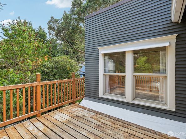 4437 46th Avenue SW, Seattle WA 98116