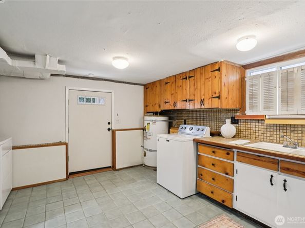 4437 46th Avenue SW, Seattle WA 98116