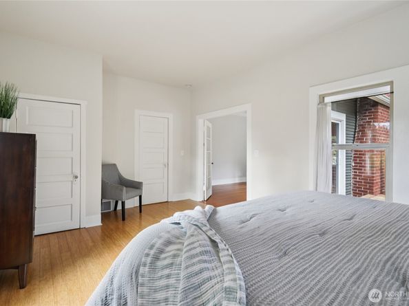 4437 46th Avenue SW, Seattle WA 98116