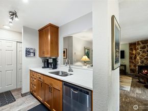 830 Kirkland Way 103, Kirkland WA 98033