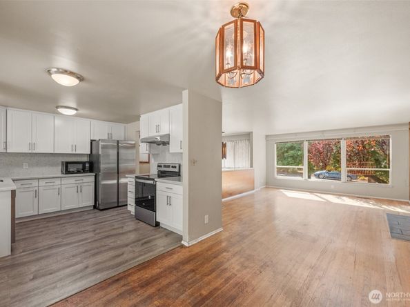 5318 128th Avenue SE, Bellevue WA 98006