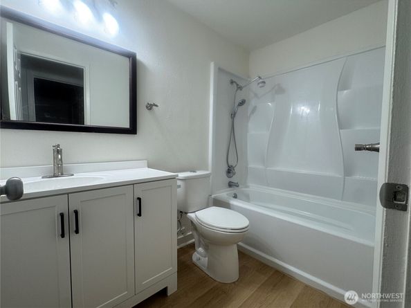 14600 SE 176th Street W11, Renton WA 98058