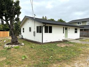 1743 SE Crawford Road, Port Orchard WA 98366