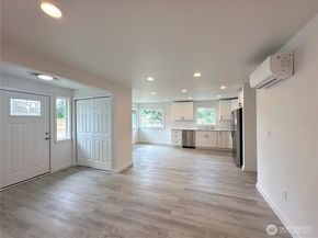 1743 SE Crawford Road, Port Orchard WA 98366