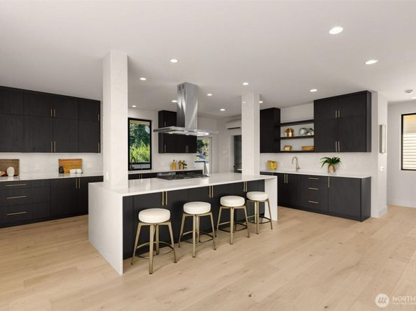 6833 36th Avenue NE, Seattle WA 98115