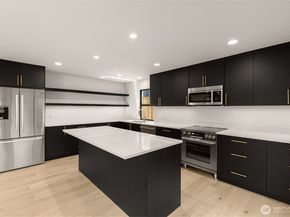 6833 36th Avenue NE, Seattle WA 98115