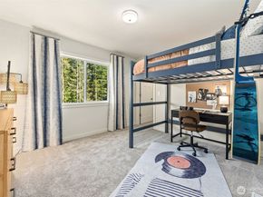 3927 McCormick Village Drive, Bremerton WA 98312