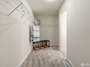 3927 McCormick Village Drive, Bremerton WA 98312