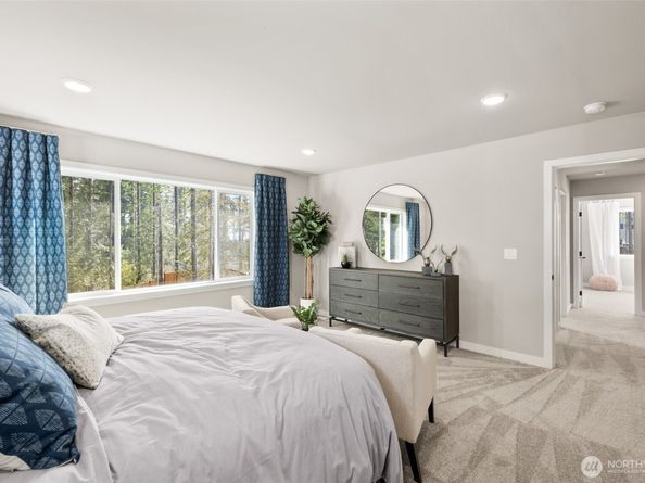 3927 McCormick Village Drive, Bremerton WA 98312
