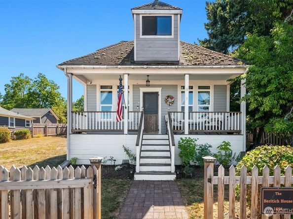 9819 SW Dock Street, Vashon WA 98070