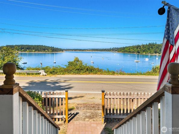 9819 SW Dock Street, Vashon WA 98070