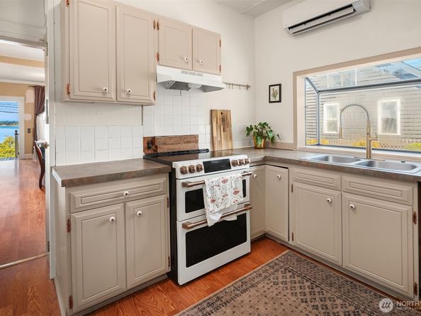 9819 SW Dock Street, Vashon WA 98070