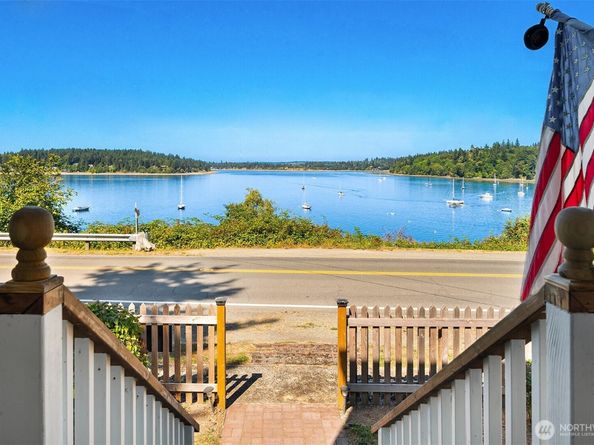9819 SW Dock Street, Vashon WA 98070