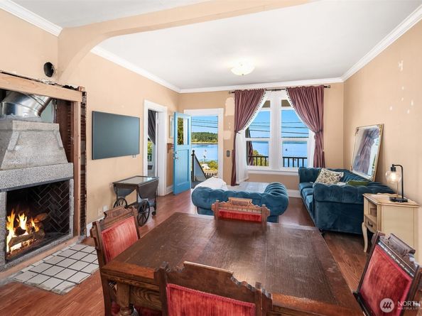 9819 SW Dock Street, Vashon WA 98070