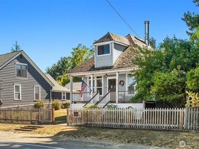 9819 SW Dock Street, Vashon WA 98070