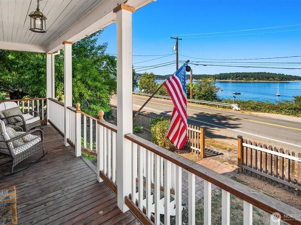 9819 SW Dock Street, Vashon WA 98070