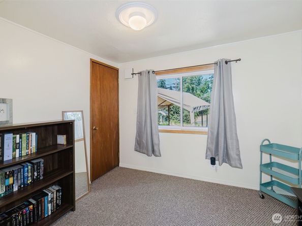 143 Dora Avenue, Bremerton WA 98312