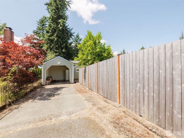 143 Dora Avenue, Bremerton WA 98312