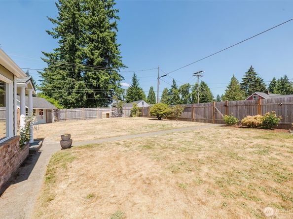 143 Dora Avenue, Bremerton WA 98312