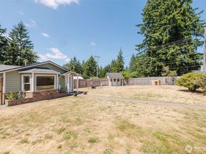 143 Dora Avenue, Bremerton WA 98312