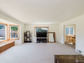 143 Dora Avenue, Bremerton WA 98312