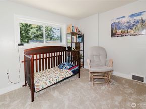 143 Dora Avenue, Bremerton WA 98312