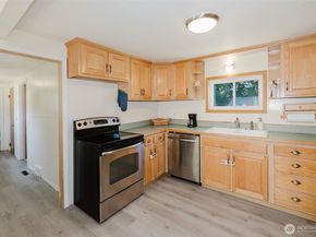143 Dora Avenue, Bremerton WA 98312