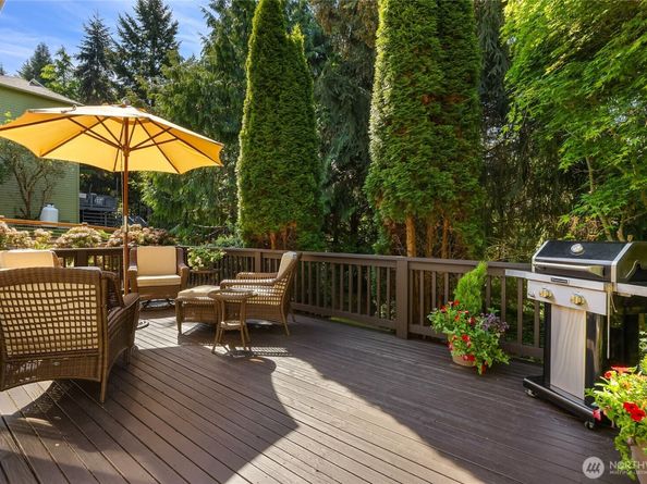 9437 NE Coral Court, Bainbridge Island WA 98110
