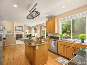 9437 NE Coral Court, Bainbridge Island WA 98110