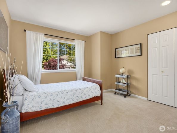 9437 NE Coral Court, Bainbridge Island WA 98110