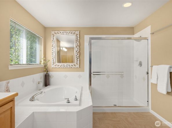 9437 NE Coral Court, Bainbridge Island WA 98110