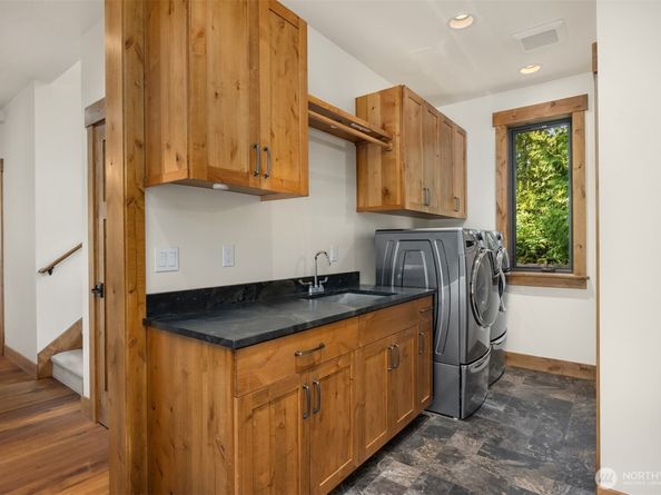 9721 NE Charisma Circle, Bainbridge Island WA 98110