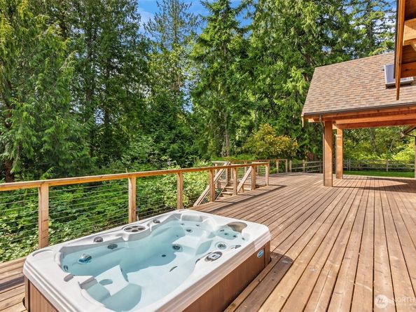 9721 NE Charisma Circle, Bainbridge Island WA 98110