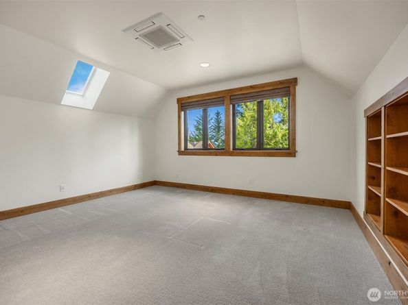 9721 NE Charisma Circle, Bainbridge Island WA 98110