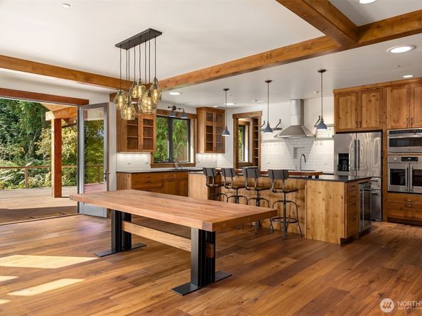 9721 NE Charisma Circle, Bainbridge Island WA 98110
